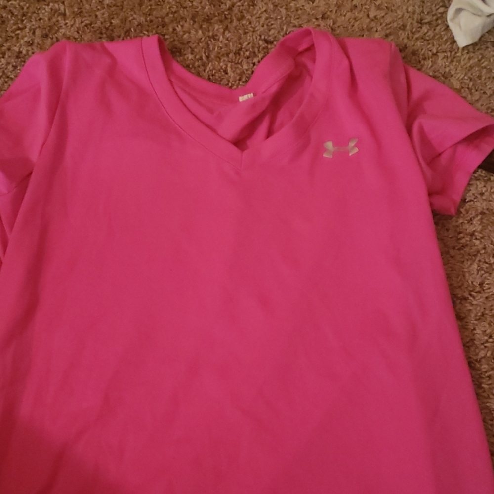 Under armour pink tee